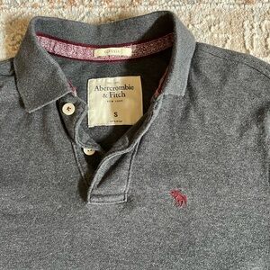 Men size medium Abercrombie & fitch classic polo size small gray